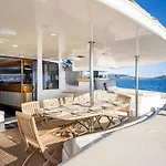 Catamaran Mobydick Botel