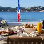 Botel Catamaran Mobydick