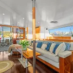 Catamaran Mobydick Botel Saint-Raphael (Var)