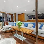 Catamaran Mobydick Botel Saint-Raphael (Var)