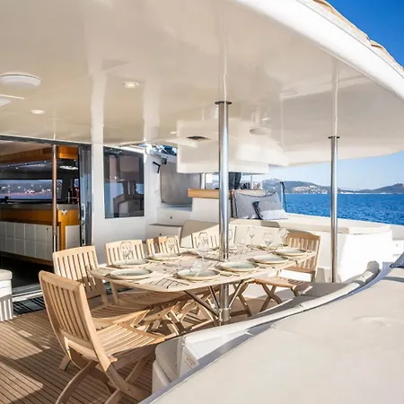 Catamaran Mobydick Bådhotel