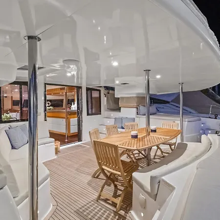 Catamaran Mobydick Bådhotel