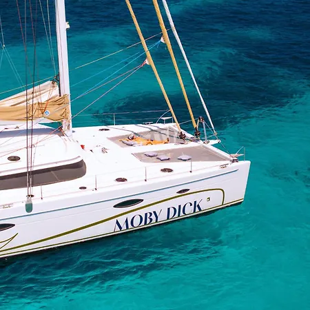 Botel Catamaran Mobydick